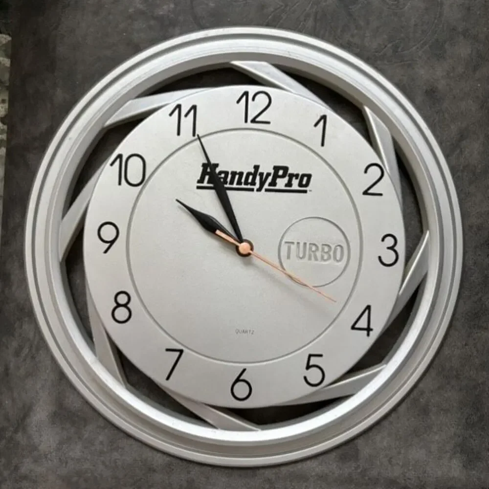 HandyPro Turbo Hubcap 1990’s Wall Clock *Works*